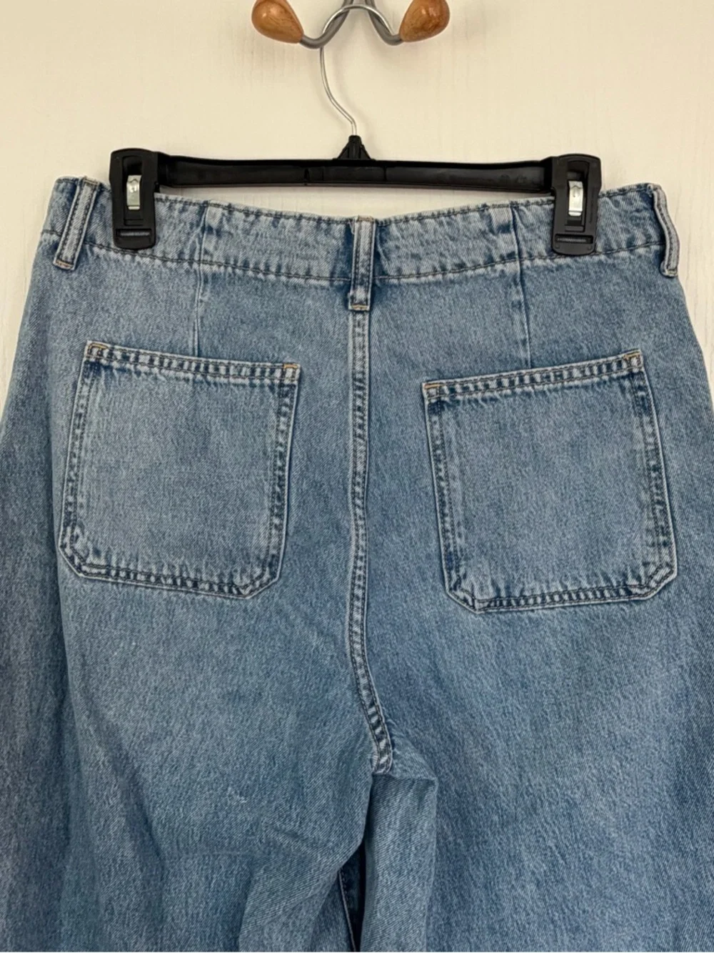 Old Navy high rise baggy wide leg jeans women’s 8 light blue wash EUC‎ - Picture 4 of 11